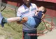 Tratamente inumane aplicate de o învăţătoare unui elev de 9 ani, pentru că scria prea încet