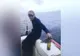 S-a inspirat dintr-un film: ce a descoperit un pescar spaniol, pe plajă. Trecuseră trei ani