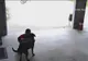 Au pus o cameră video şi au văzut un copil care făcea zilnic acealaşi lucru. Motivul, sfâşietor
