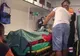 Dascăl din Dâmbovița, bătut de interlopi când încerca să salveze un bebeluș