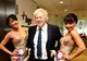 Legătura neștiută dintre Cheeky Girls și noul ministru de externe britanic, Boris Johnson