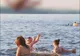 Cea mai ciudată familie de la mare. Ce i-a făcut acest tată fiicei chiar în apă. Oamenii, ULUIŢI