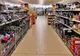 Apariție terifiantă într-un supermarket. Ce au văzut clienții când ușa s-a deschis