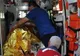 BIZAR: explozie puternică în Iaşi, după ce doi soţi au urcat cu butelia pe casă. Ce făceau aceştia