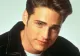 Îl mai ţii minte pe Brandon din serialul "Beverly Hills 90210"? Iată cum arată acum