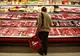 A mers la supermarket ca să cumpere costiţă.Când a ajuns acasă, a rămas ŞOCAT de ce a găsit în carne