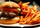 De ce ni se face somn după ce mâncăm de la fast-food? E mai rău decât credeam