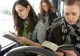 Surpriză pentru călătorii arădeni! Ce vor putea găsi în tramvaie și autobuze începând de azi