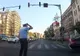 Moment "inedit" surprins în trafic, în Bucureşti. Poliţistul de la Rutieră s-a închinat!