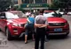 Accidentul anului. Un Range Rover Evoque face accident cu replica sa chinezească