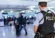 O nouă măsură antiteroristă: poliţiştii vor putea verifica telefoanele migranţilor din Germania