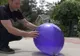 Ce se întâmplă când umpli un balon cu nitrogen lichid. Experiment inedit