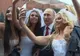 VIRAL. Vladimir Putin, "sechestrat" de un grup de mirese în Piața Roșie. Ce s-a întâmplat