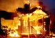 Un mare fotbalist este ţinta traficanţilor de droguri. Casa și mașinile familiei, incendiate