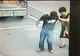 Incident bizar: un telefon mobil explodează în buzunarul proprietarului, rănindu-l grav 