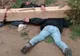 Şi-a văzut copiii striviţi de o bârnă de lemn, i-a fotografiat, apoi a făcut asta! Ce s-a întâmplat