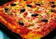 Aşa faci cea mai delicioasă pizza de casă. Secretul prin care poţi să faci blatul ca la restaurant 