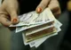 Studiu: Româncele au salarii cu peste 9 la sută mai mici decât bărbaţii