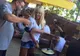 Elena Udrea, criticată pentru ţinută. "Nu mai am alţi pantaloni"