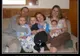Pare o poză banală de familie. Doar pare însă. Detaliul ascuns este GROAZNIC
