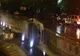 Un taximetrist din Capitală a plonjat cu maşina direct în fântânile din faţa Palatului Parlamentului