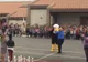 Copiii nu bănuiau ce îi așteaptă. Când mascota a dat jos costumul, toată lumea a început să plângă