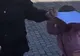 Atenţie, imagini şocante! O poliţistă din Sibiu bruschează un copil în plină stradă 