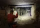 Au coborât în catacombele orașului, iar fata s-a rătăcit în întuneric. Au găsit-o abia după doi ani