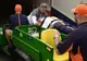 A fost nevoie de intervenţia medicilor. Coordonatorul Broncos a fost pus la pământ, din greşeală 