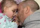 Fotografia care îţi va sfâşia sufletul. Cum a fost surprinsă o fetiţă bolnavă de cancer de tatăl ei