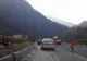 Trafic blocat pe Valea Oltului, după un accident în lanţ cu patru maşini. O persoană, rănită