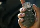 Atac armat într-o secție de poliție din capitala Armeniei. Trei bărbați au aruncat grenade în birourile polițiștilor VIDEO