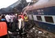 Un tren de pasageri a deraiat în nordul Indiei: Cel puțin 120 de morți 