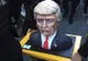 Cu puţin timp înainte să se închidă urnele, Trump a primit un tort. Ce a urmat este ilar
