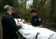 Un bărbat muribund a fost adus în pădure. Când s-a atins de un copac, i s-a împlinit ultima dorinţă