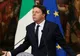 Preşedintele Italiei i-a cerut lui Matteo Renzi să îşi amâne demisia, până după aprobarea bugetului