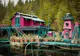 Şi-au construit casa pe ponton, iar designul este deosebit. Cum arată în interior