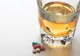 Ce se întâmplă, de fapt, atunci când consumi alcool şi iei medicamente. Este mai grav decât crezi!