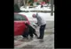 Cel mai amuzant moment, VIRAL: o mamă râde cu poftă în timp ce fiica ei alunecă pe gheaţă