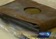 A găsit într-un teatru un portofel vechi de peste 70 de ani. L-a deschis şi a rămas mască