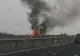 O maşină a luat foc pe A2, pe sensul spre Constanţa - UPDATE