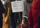 Imaginea simbol de la proteste! Îţi va frânge inima 