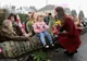 Kate Middleton, îmbrăţişată de o fetiţă de la orfelinat. Cum a reacţionat