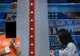 Apariţie şoc la tv. O vedetă a purtat mătura în păr
