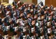Protest inedit al parlamentarilor Opoziției: au aprins lanternele telefoanelor în Parlament