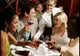 Obişnuieşti să consumi alcool în timpul mesei? Ce se întâmplă în corpul tău dacă faci asta