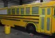 Au copii mici şi nu-şi permit o casă sau chirie. Au luat un autobuz vechi şi l-au făcut locuinţa lor