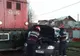 Microbuz cu muncitori, lovit de o locomotivă de tren