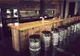 Au cumpărat un bar vechi şi urma să-l renoveze. Au deschis trapa şi au înlemnit