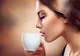 Bei cafeaua foarte fierbinte? Cum poate provoca acest obicei apariţia cancerului